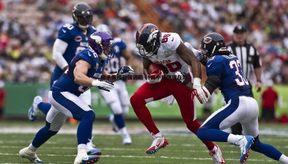 乐虎国际-枪手锋线引援遇阻 转向中场强援在即